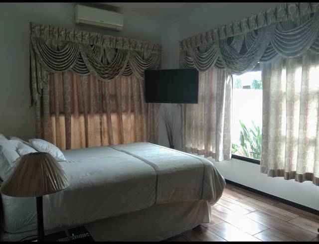 3 BEDROOM HOUSE FOR SALE IN PECANWOOD ESTATE